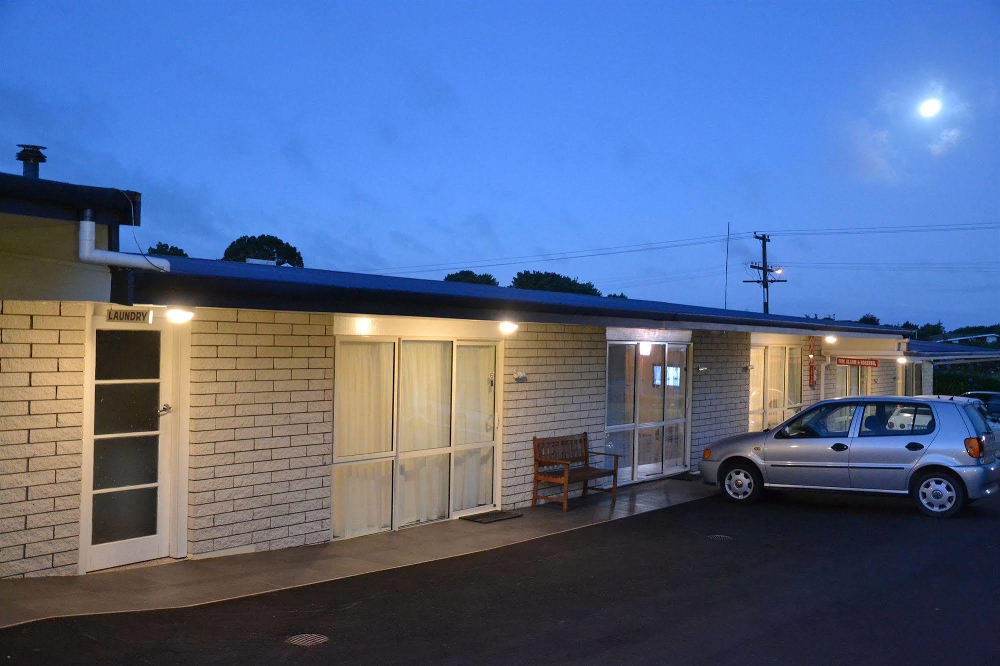 סטרטפורד Broadway Lodge Motel מראה חיצוני תמונה