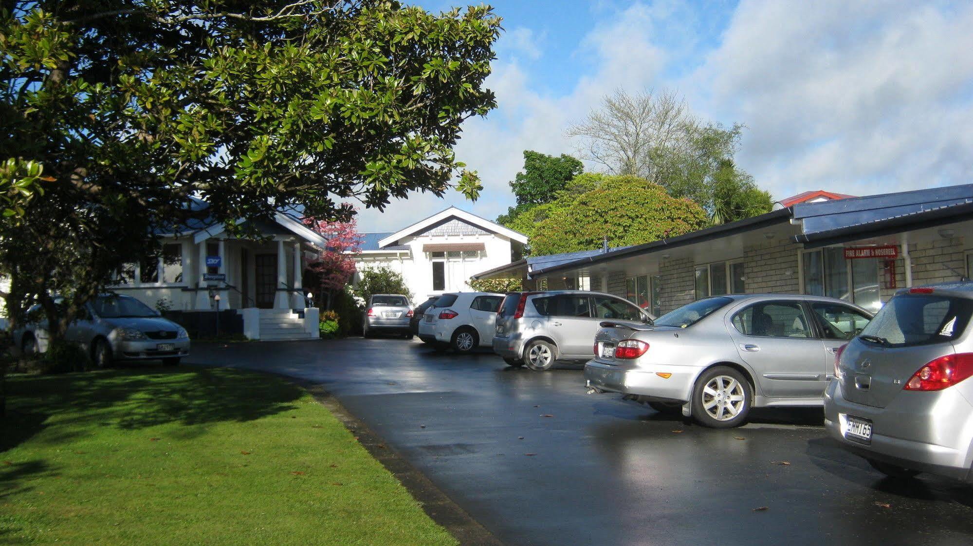 סטרטפורד Broadway Lodge Motel מראה חיצוני תמונה